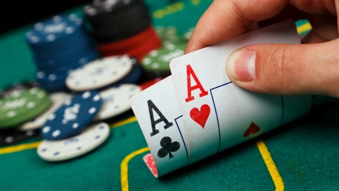Tại sao nên vận dụng bluff trong Poker 